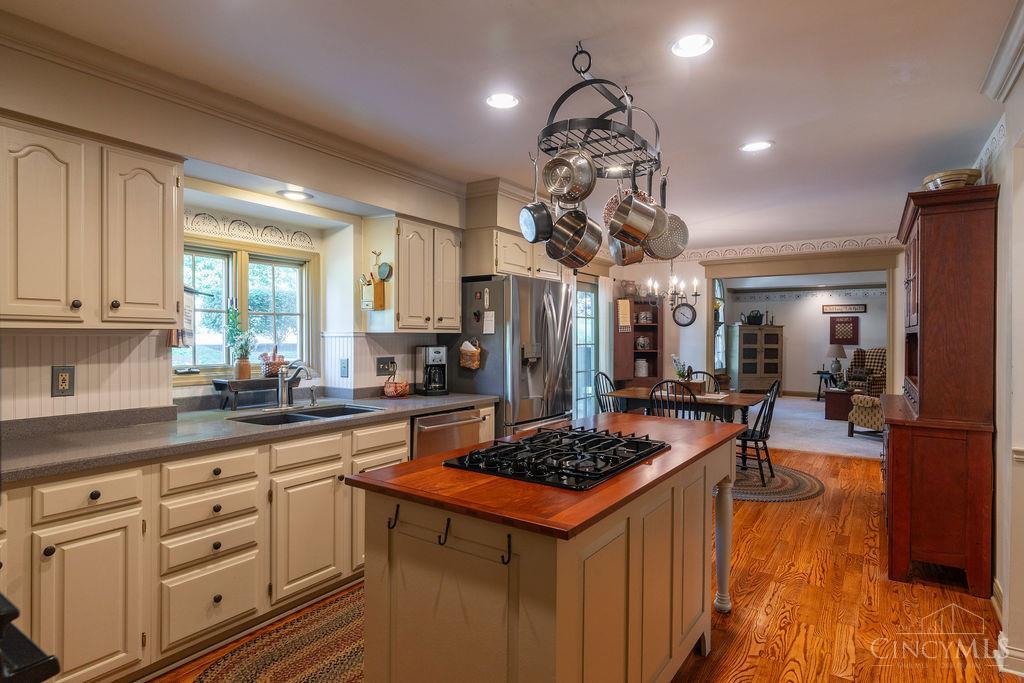 Fairfield, Ohio 45014, United States, 4 Bedrooms Bedrooms, ,3 BathroomsBathrooms,Residential,Active,169909