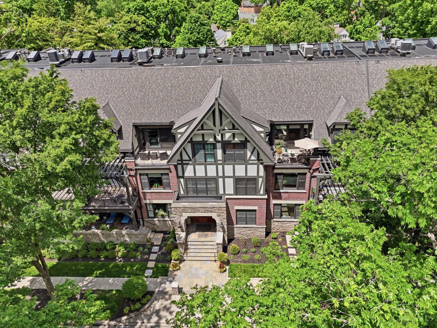 3942 Miami Road 204