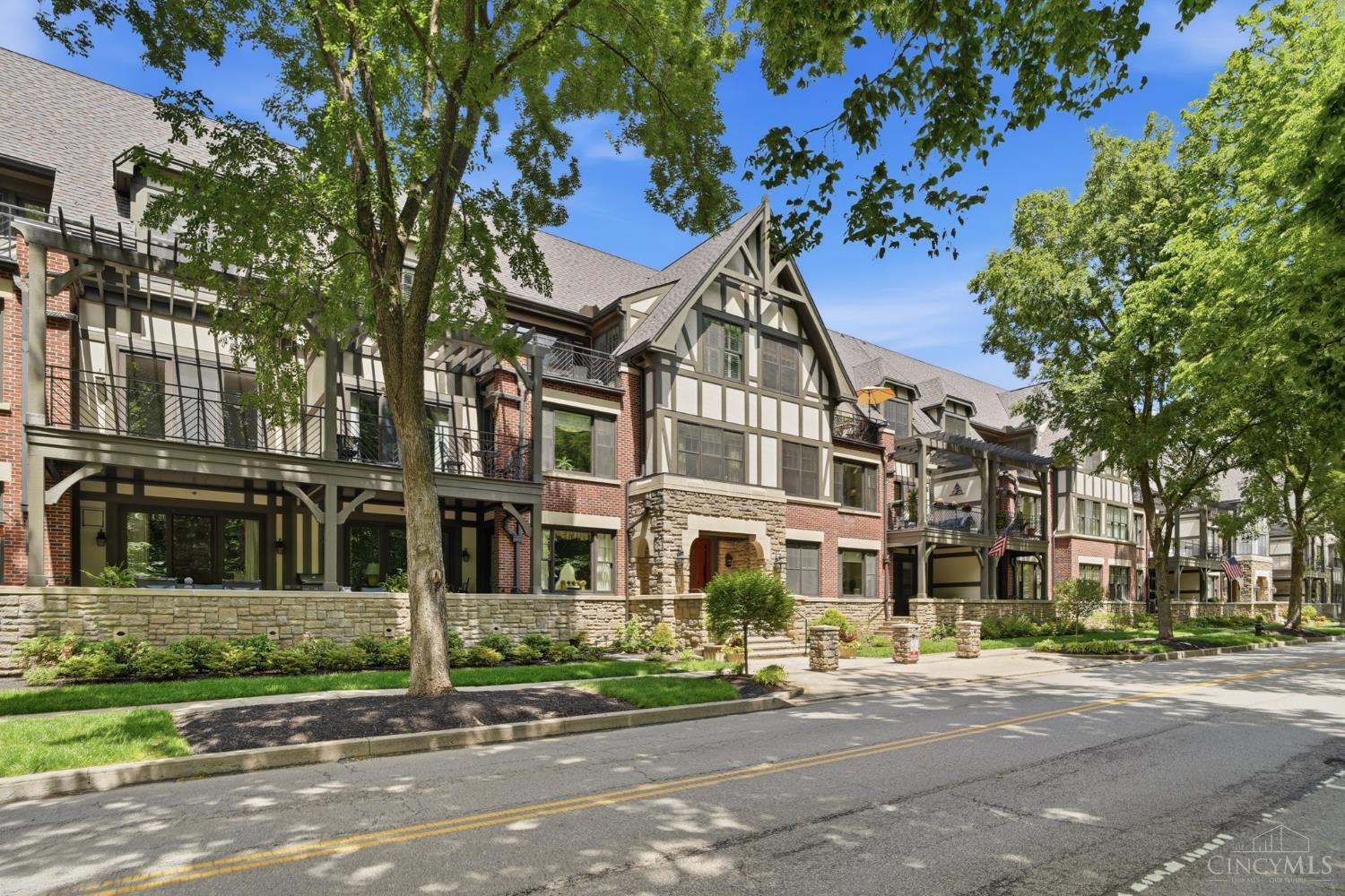 3942 Miami Road 204