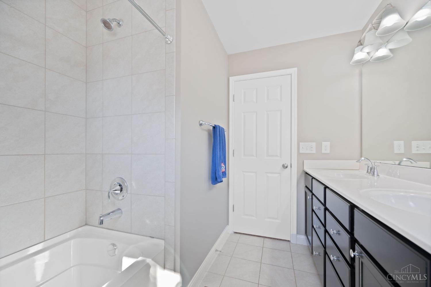 3785 Acadia Lane, Mason, Ohio image 37