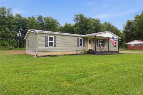 Photo of 126 Dell Acres Drive, Georgetown, OH 45121 (MLS # 1885379)