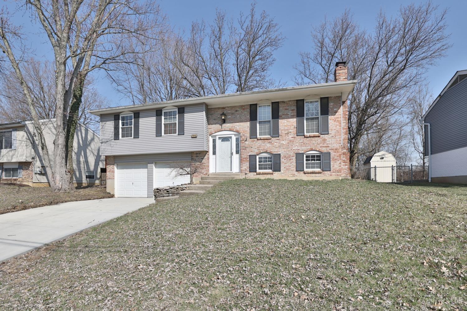 9958 Greenriver Drive, Colerain Twp, Ohio image 2