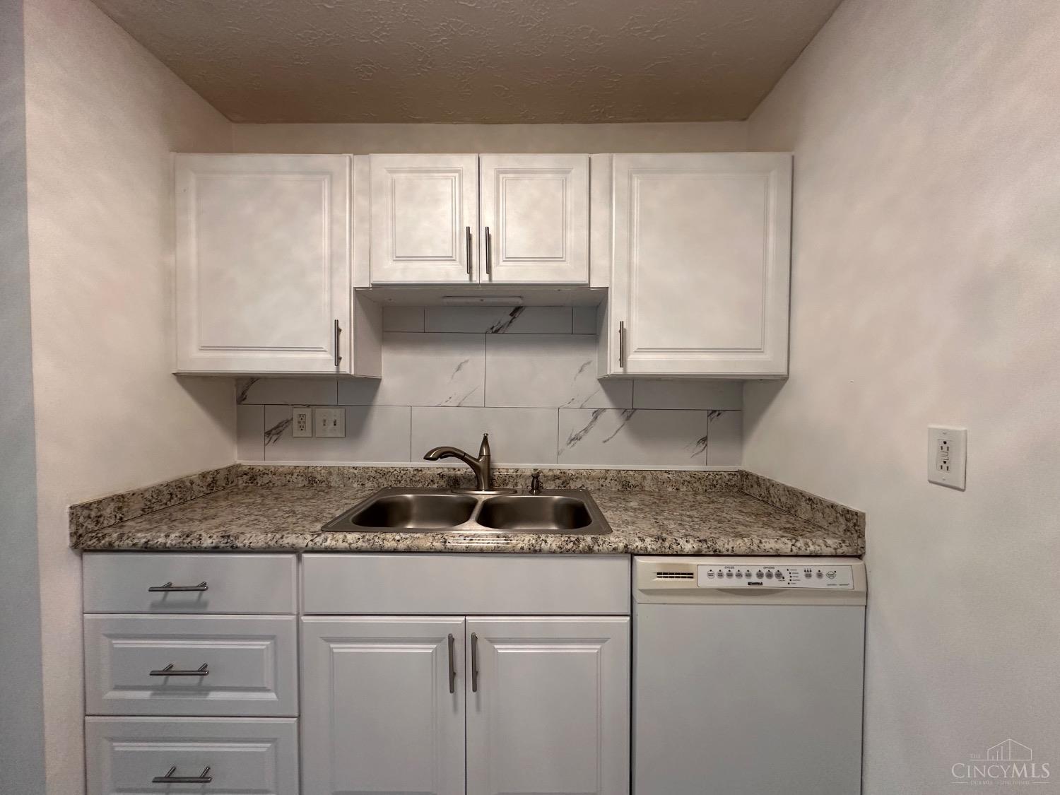 2047 Woodtrail Drive #43, Fairfield, Ohio image 8