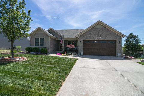 Photo of 1331 Peregrine Way, Hamilton, OH 45013 (MLS # 1870654)