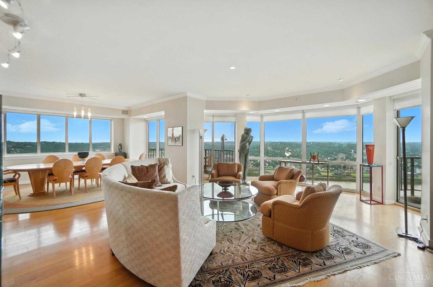 1201 Edgecliff Place 1091
