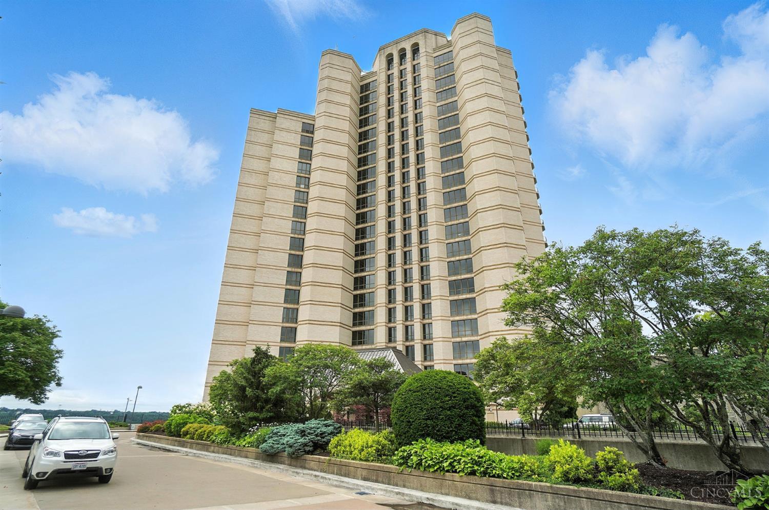 1201 Edgecliff Place 1091