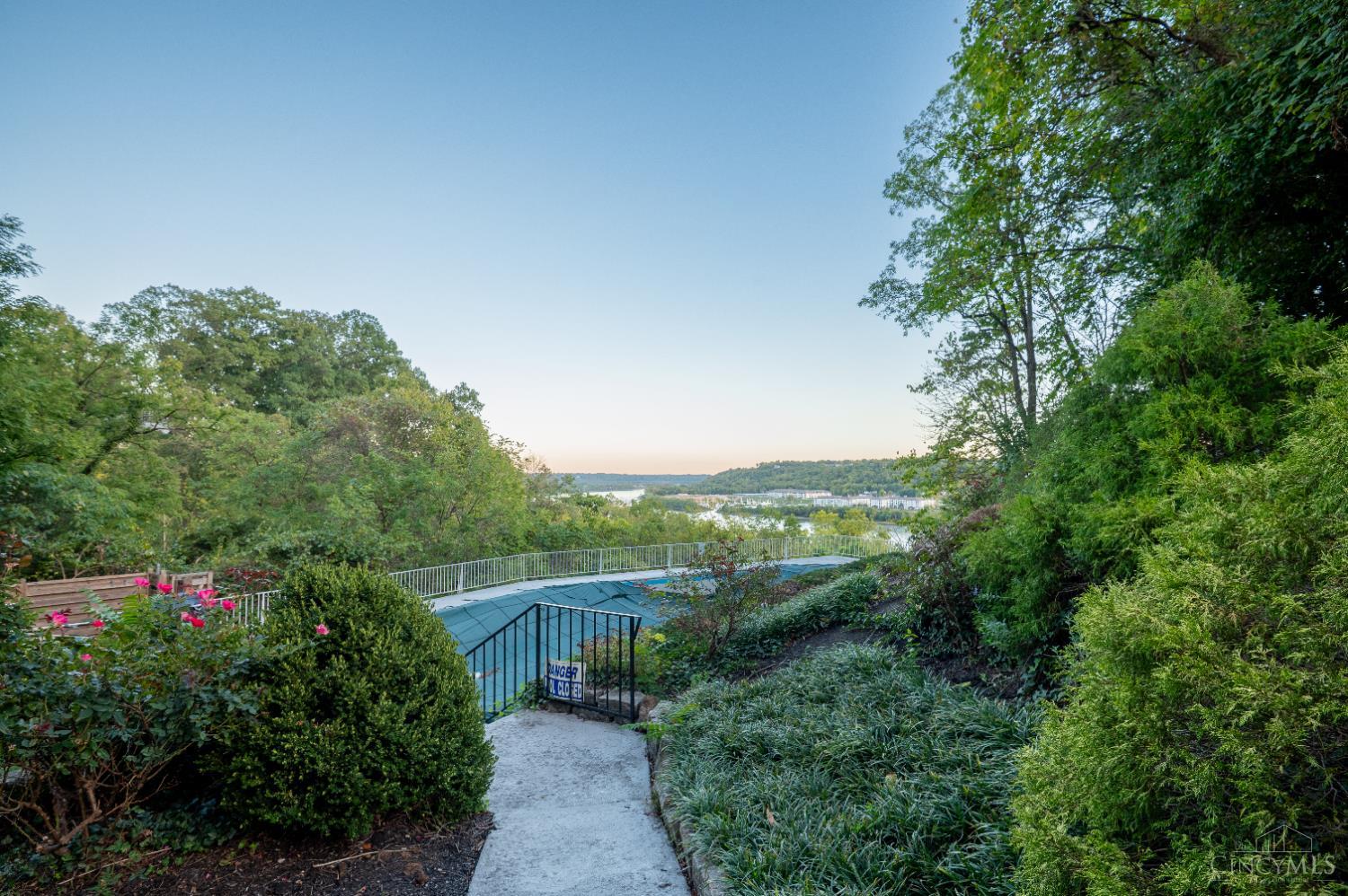 1815 Wm H Taft Road 207