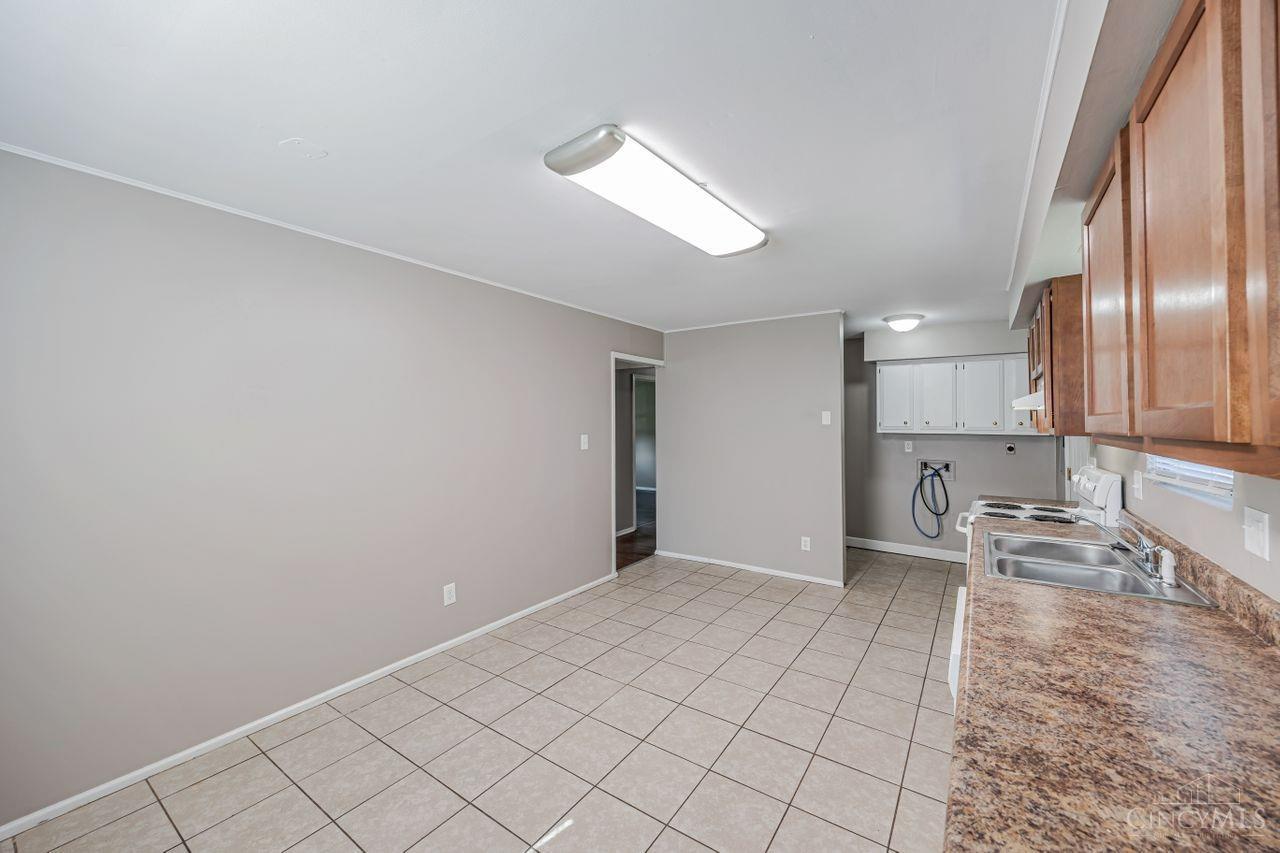 2815 Wildwood Road, Middletown, Ohio image 14