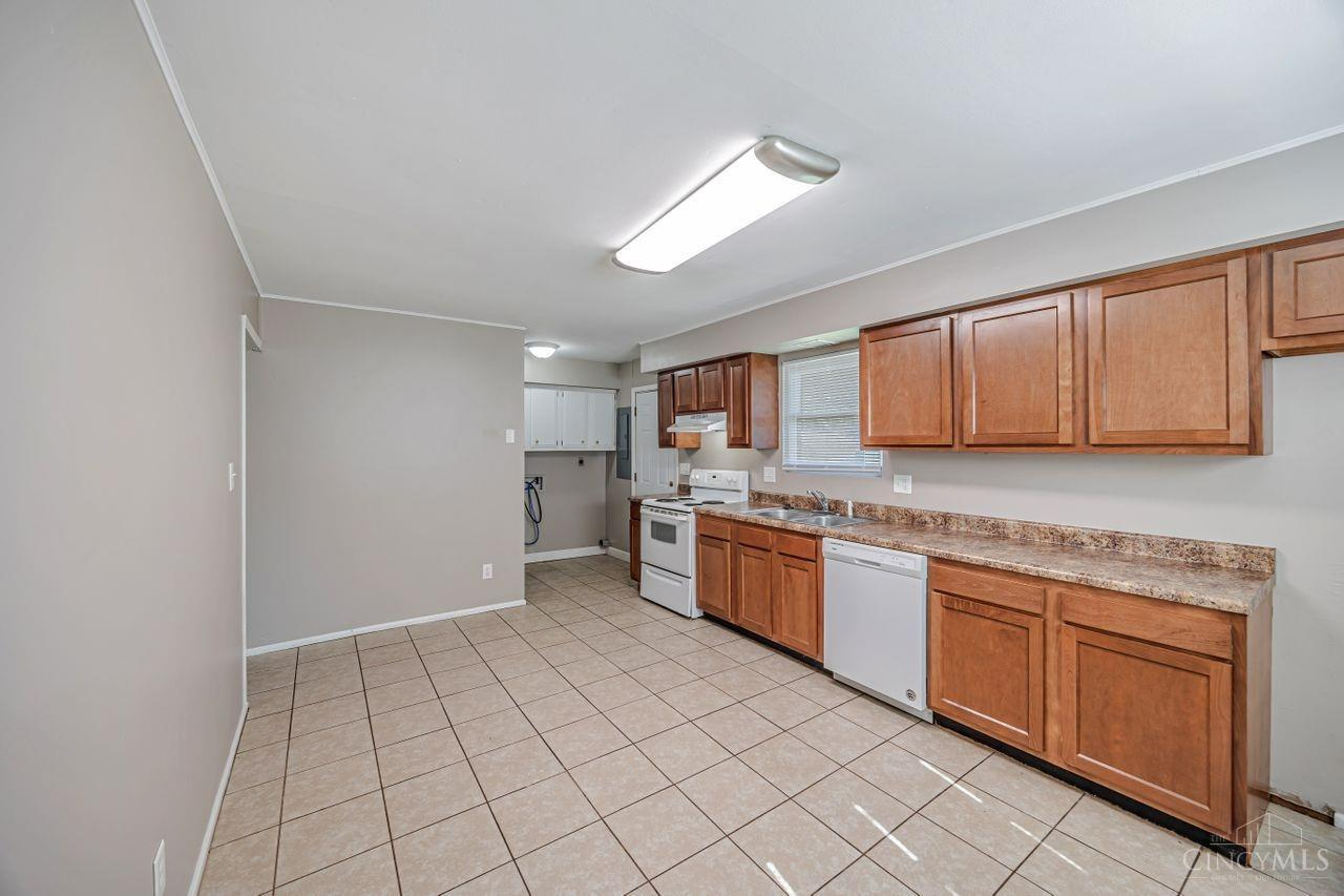 2815 Wildwood Road, Middletown, Ohio image 12
