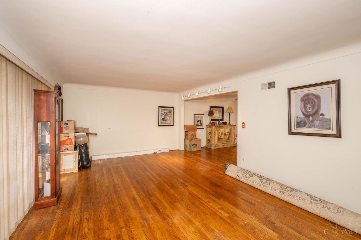 6770 Elbrook Avenue, Amberley, Ohio image 7