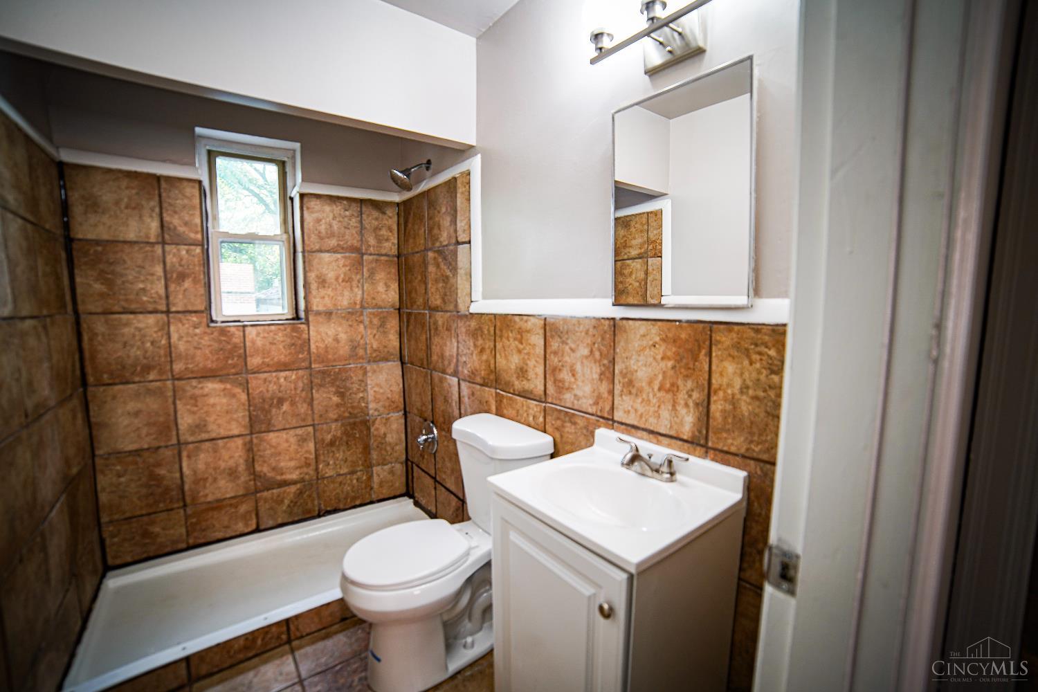 Cincinnati, Ohio 45205, United States, 2 Bedrooms Bedrooms, ,1 BathroomBathrooms,Residential,Active,152684