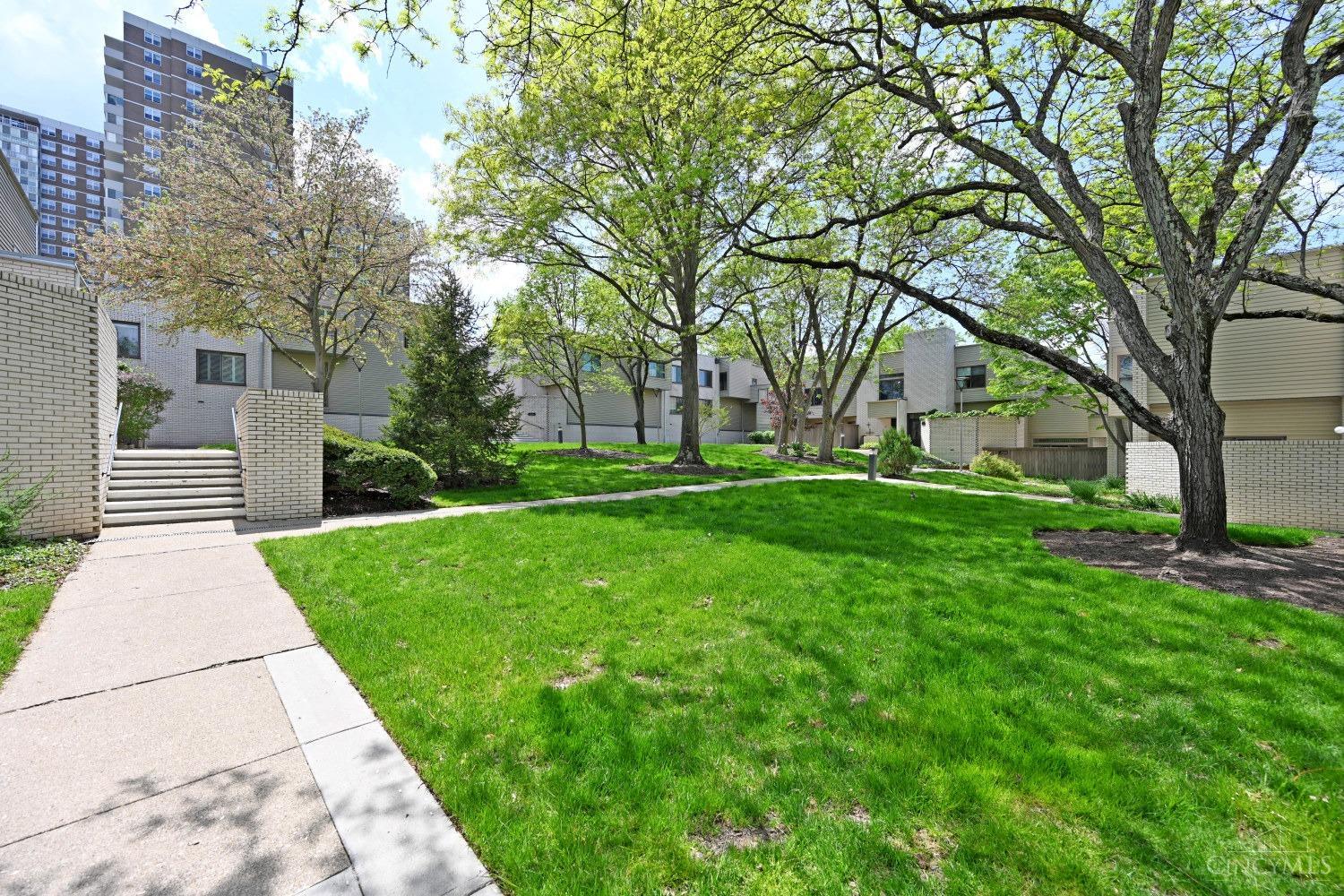 2320 Dana Avenue, Cincinnati, Ohio image 4