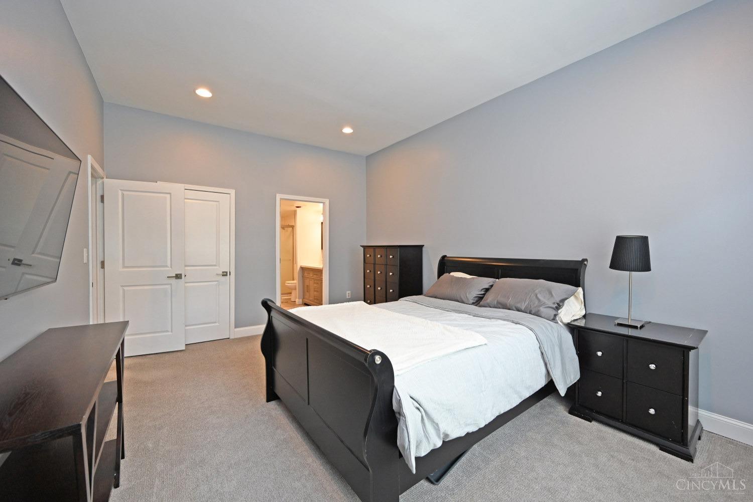 2320 Dana Avenue, Cincinnati, Ohio image 22