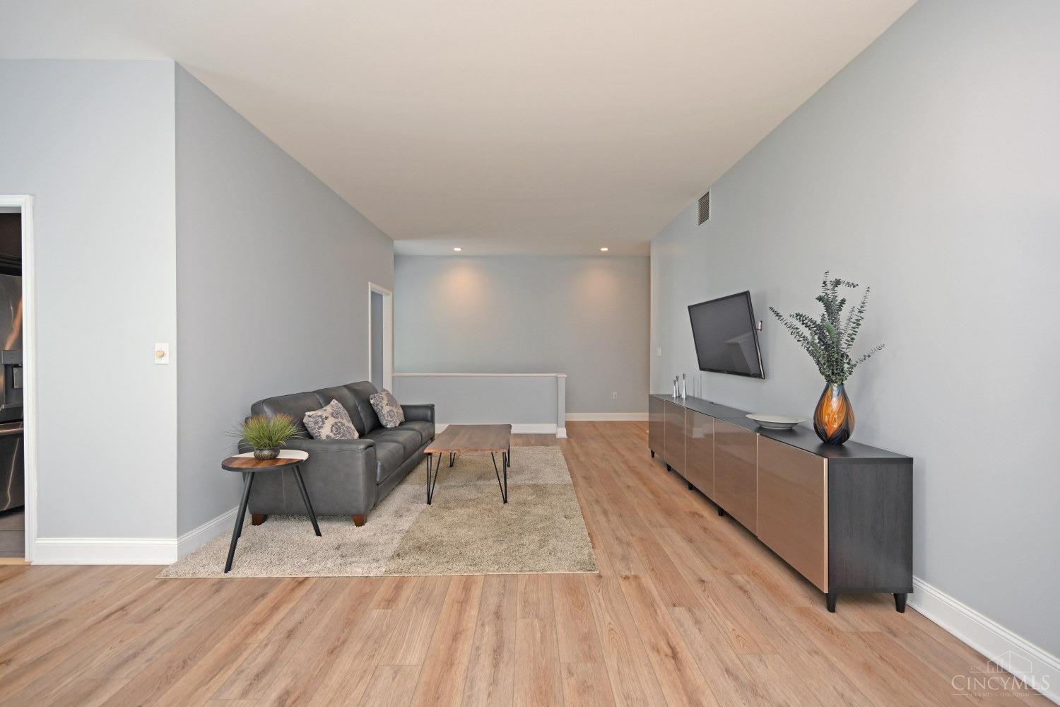 2320 Dana Avenue, Cincinnati, Ohio image 11