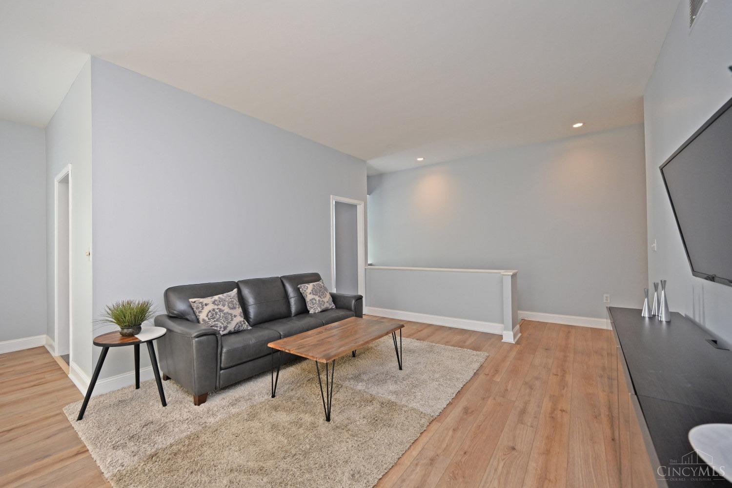 2320 Dana Avenue, Cincinnati, Ohio image 8