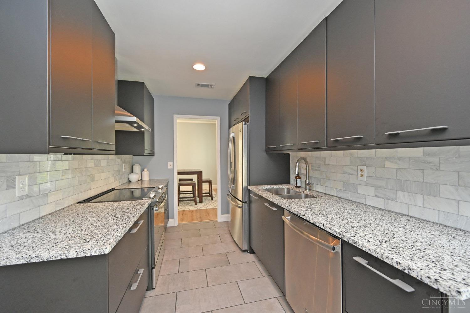 2320 Dana Avenue, Cincinnati, Ohio image 17