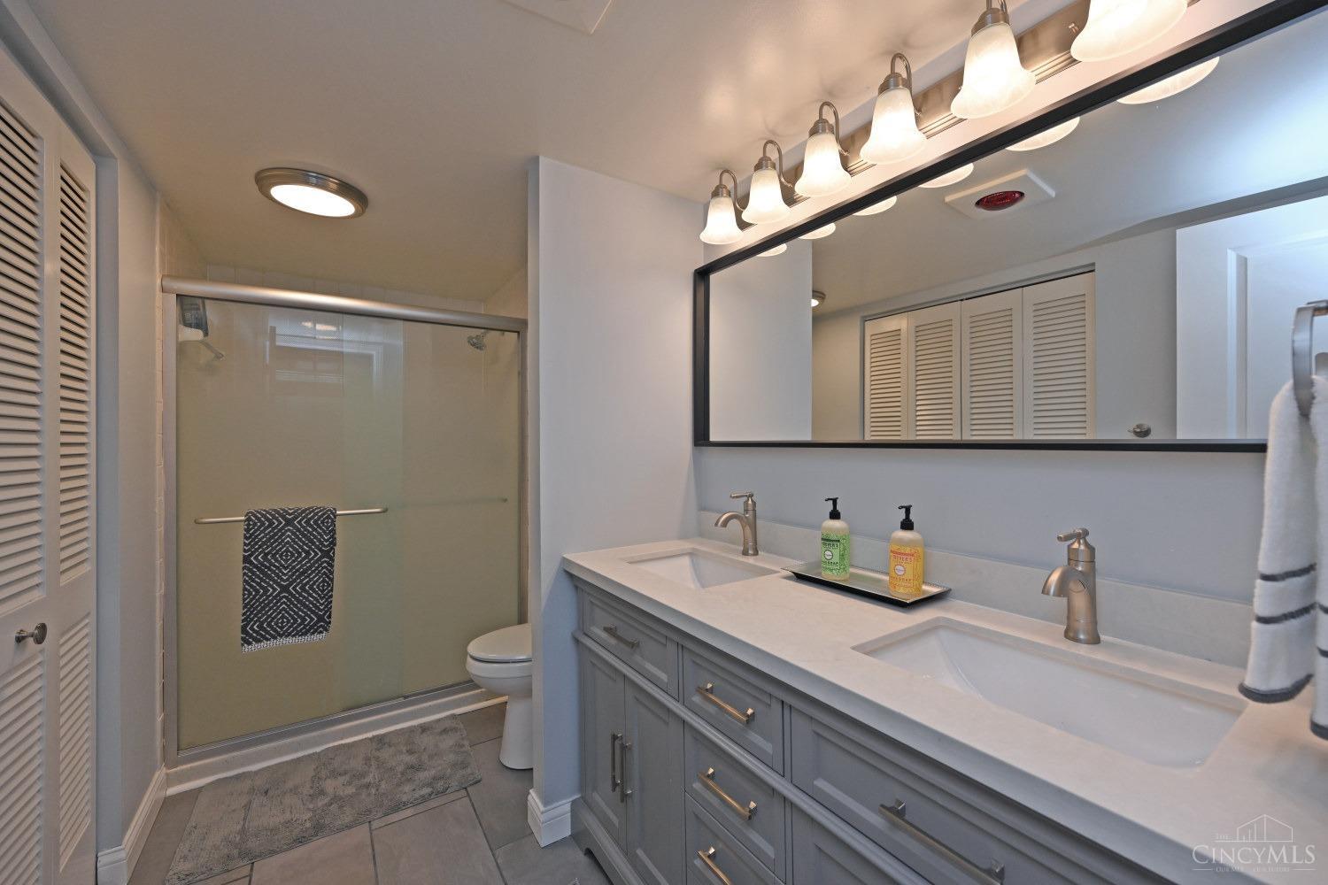 2320 Dana Avenue, Cincinnati, Ohio image 23
