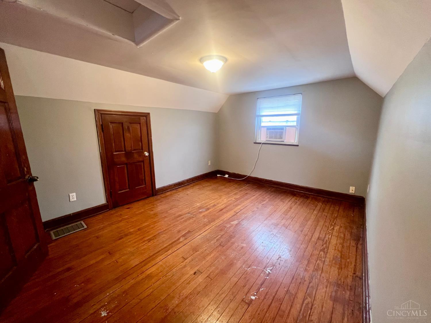 3162 Sunshine Avenue, Cincinnati, Ohio image 14