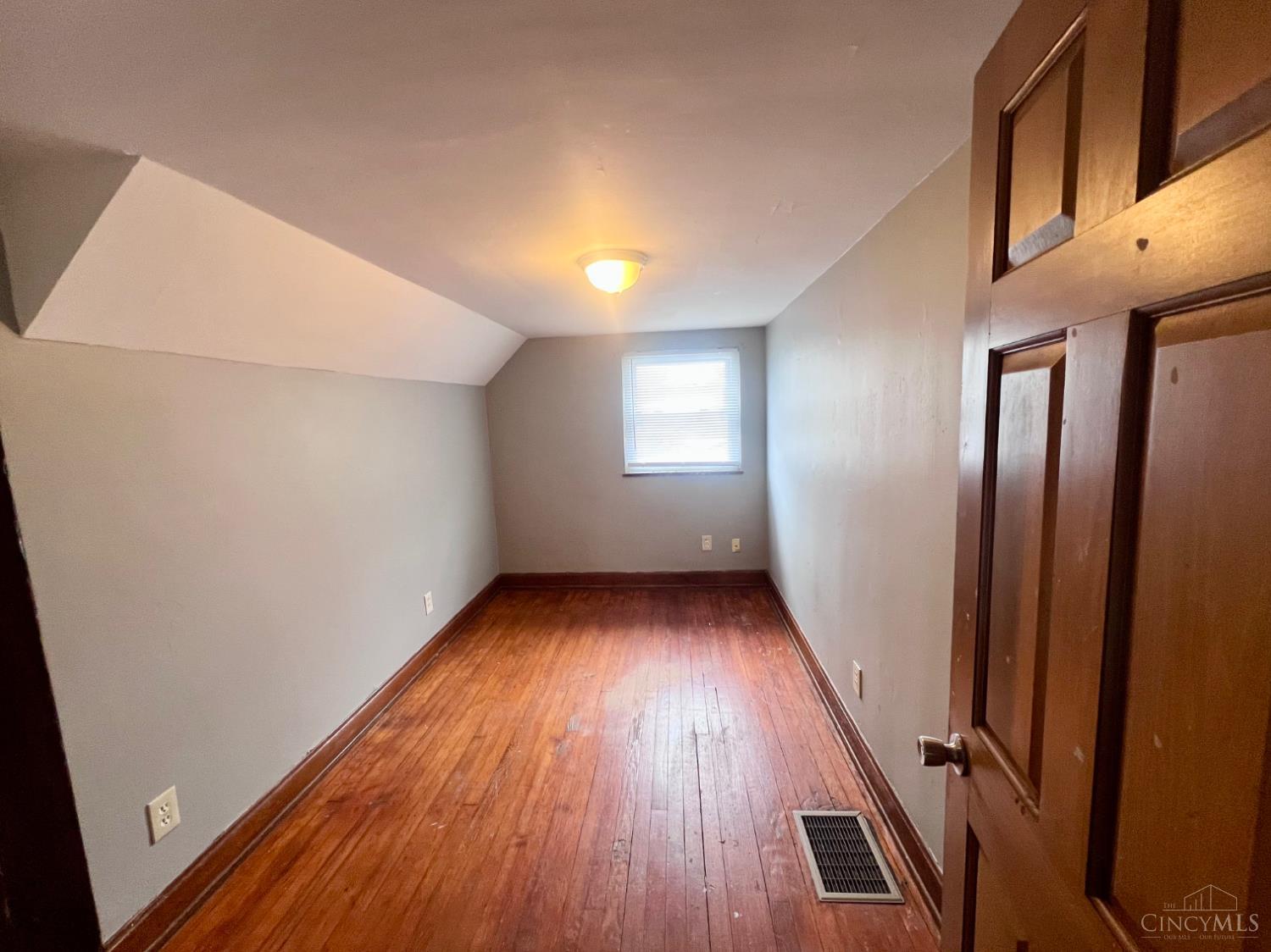 3162 Sunshine Avenue, Cincinnati, Ohio image 11