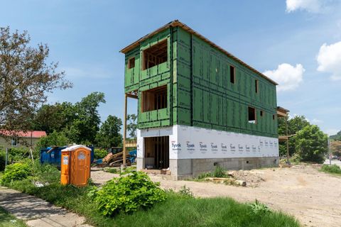 Photo of 271 Strader Avenue, Cincinnati, OH 45226 (MLS # 1842327)