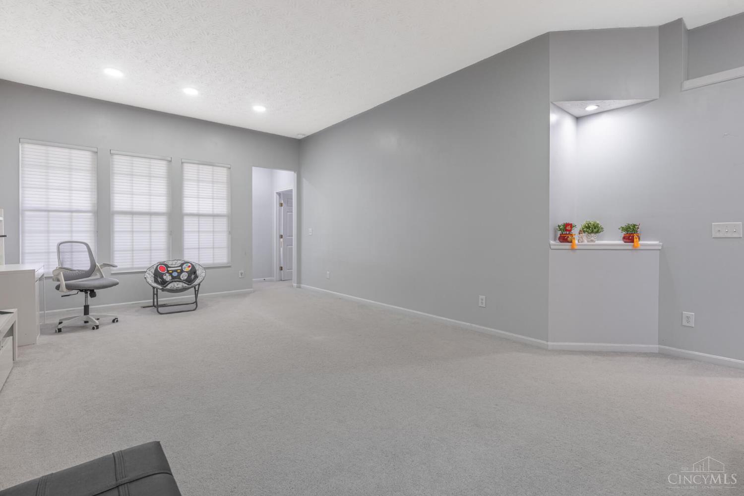 6552 Twin Lakes Drive