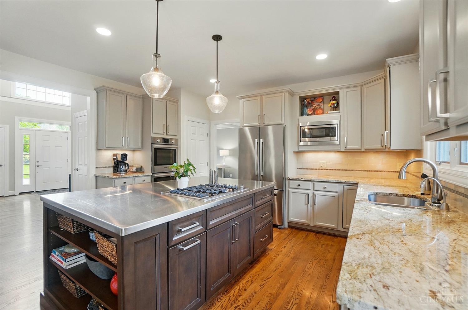 11185 Woodlands Way, Blue Ash, Ohio image 14