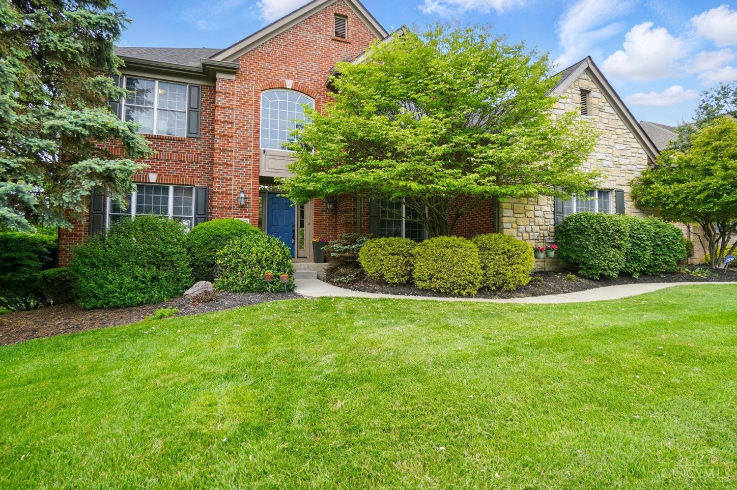 11185 Woodlands Way, Blue Ash, Ohio image 2