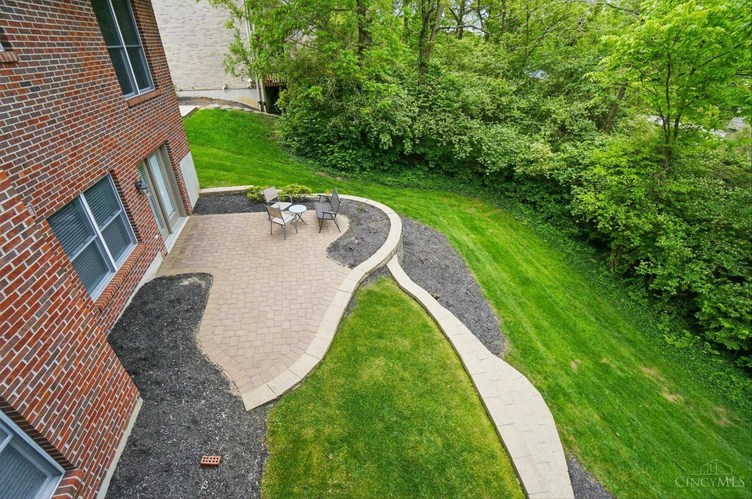 11185 Woodlands Way, Blue Ash, Ohio image 28