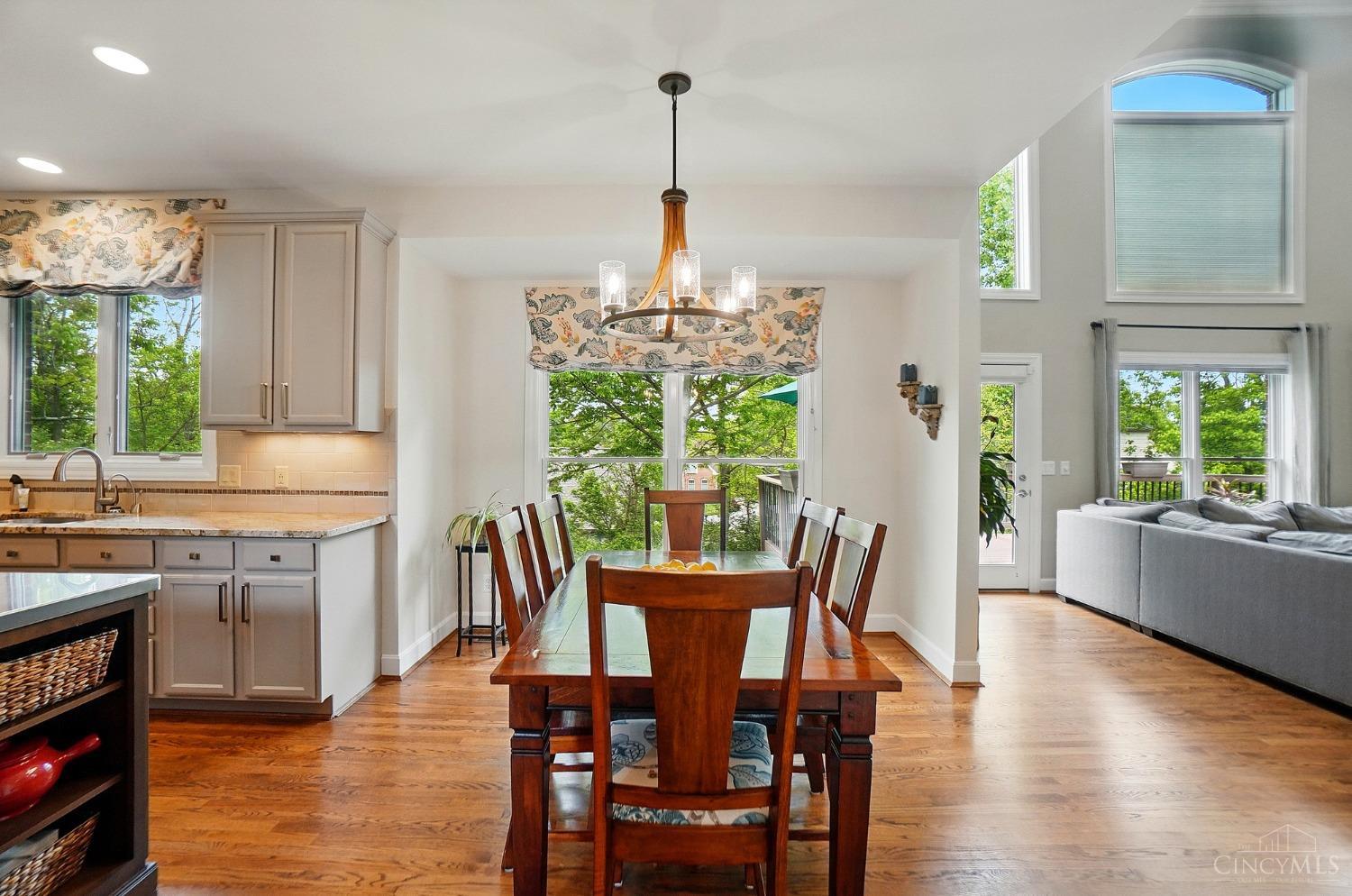 11185 Woodlands Way, Blue Ash, Ohio image 17