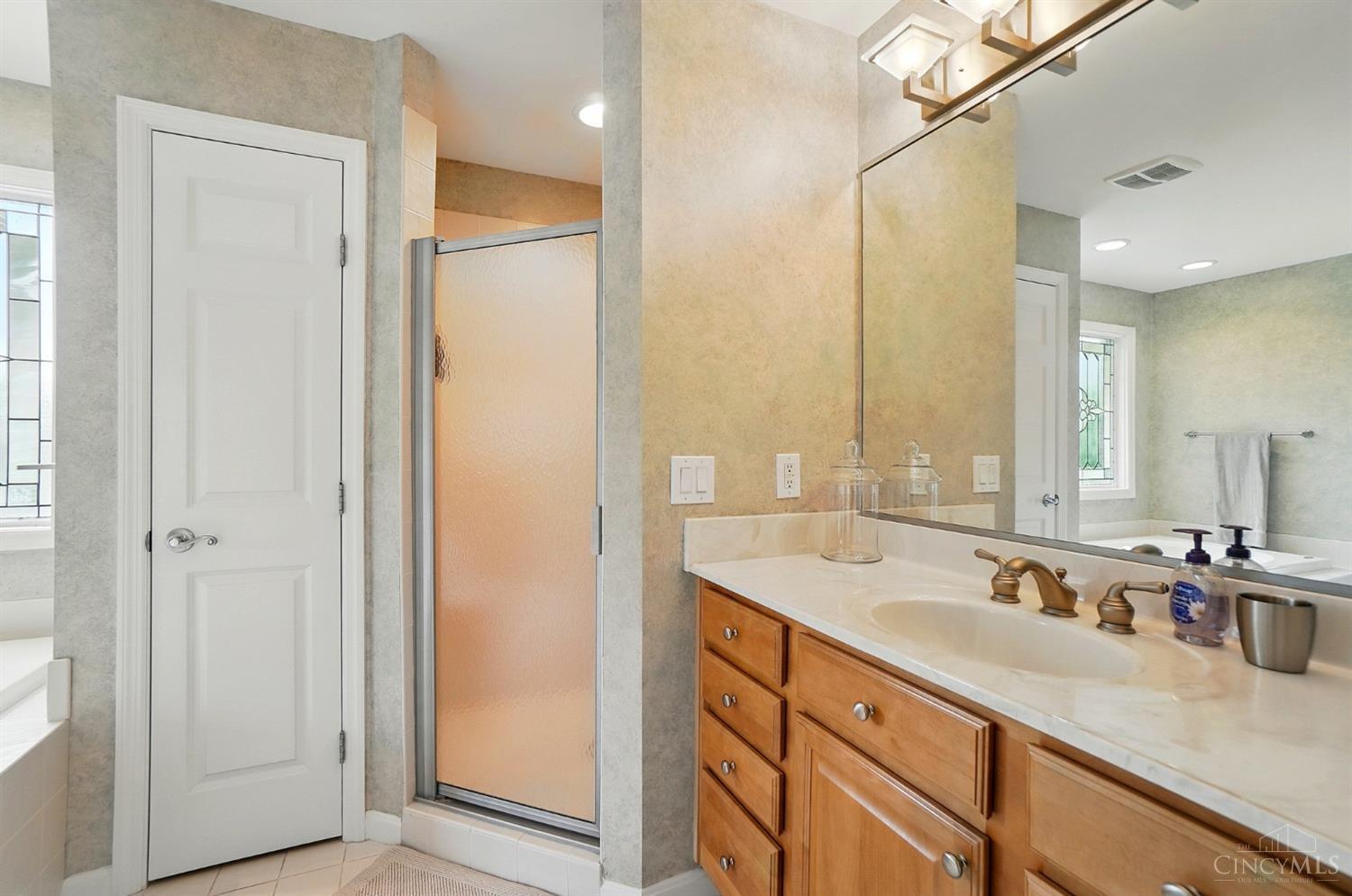 11185 Woodlands Way, Blue Ash, Ohio image 33