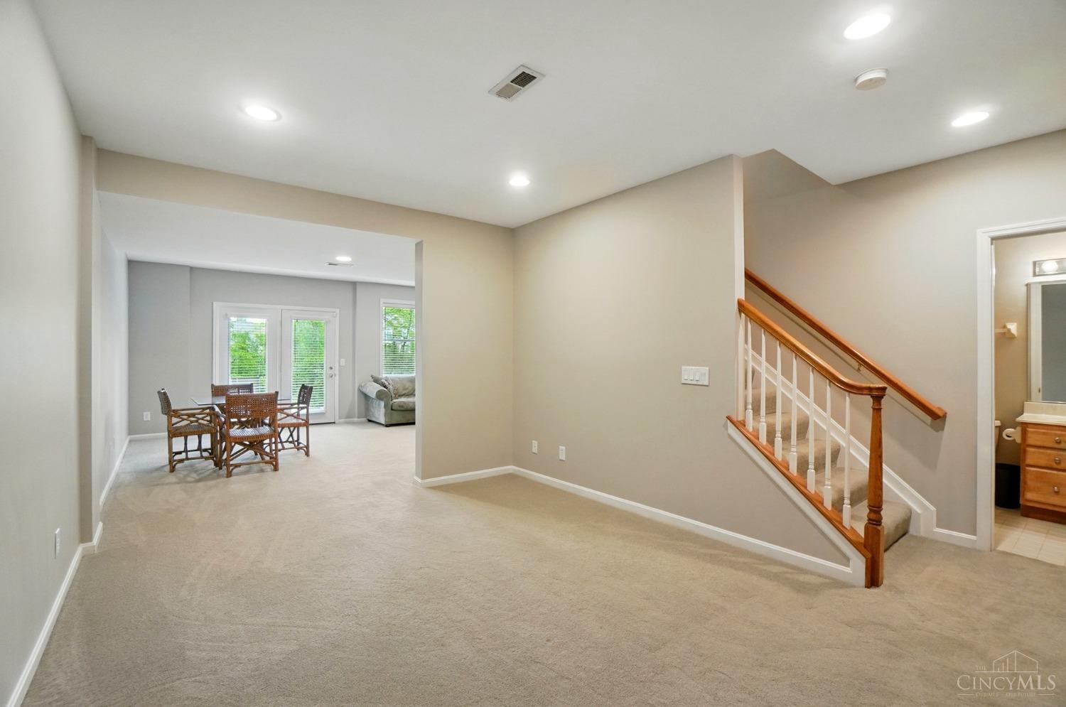 11185 Woodlands Way, Blue Ash, Ohio image 47