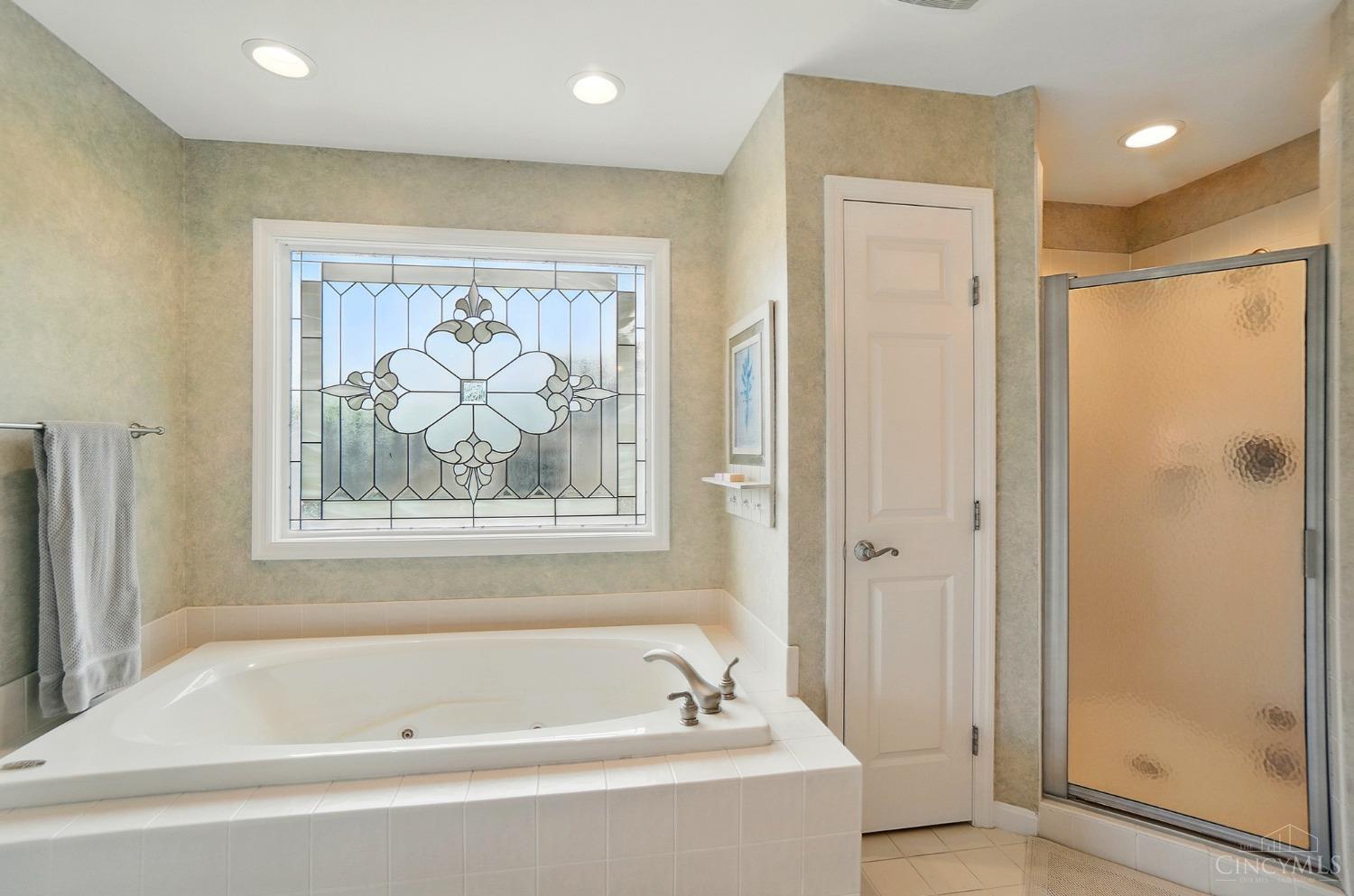 11185 Woodlands Way, Blue Ash, Ohio image 35