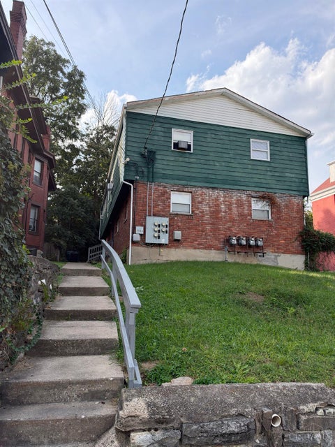 Apartment For Rent - 3553 Wilson Avenue<br/> Cincinnati, OH 45229