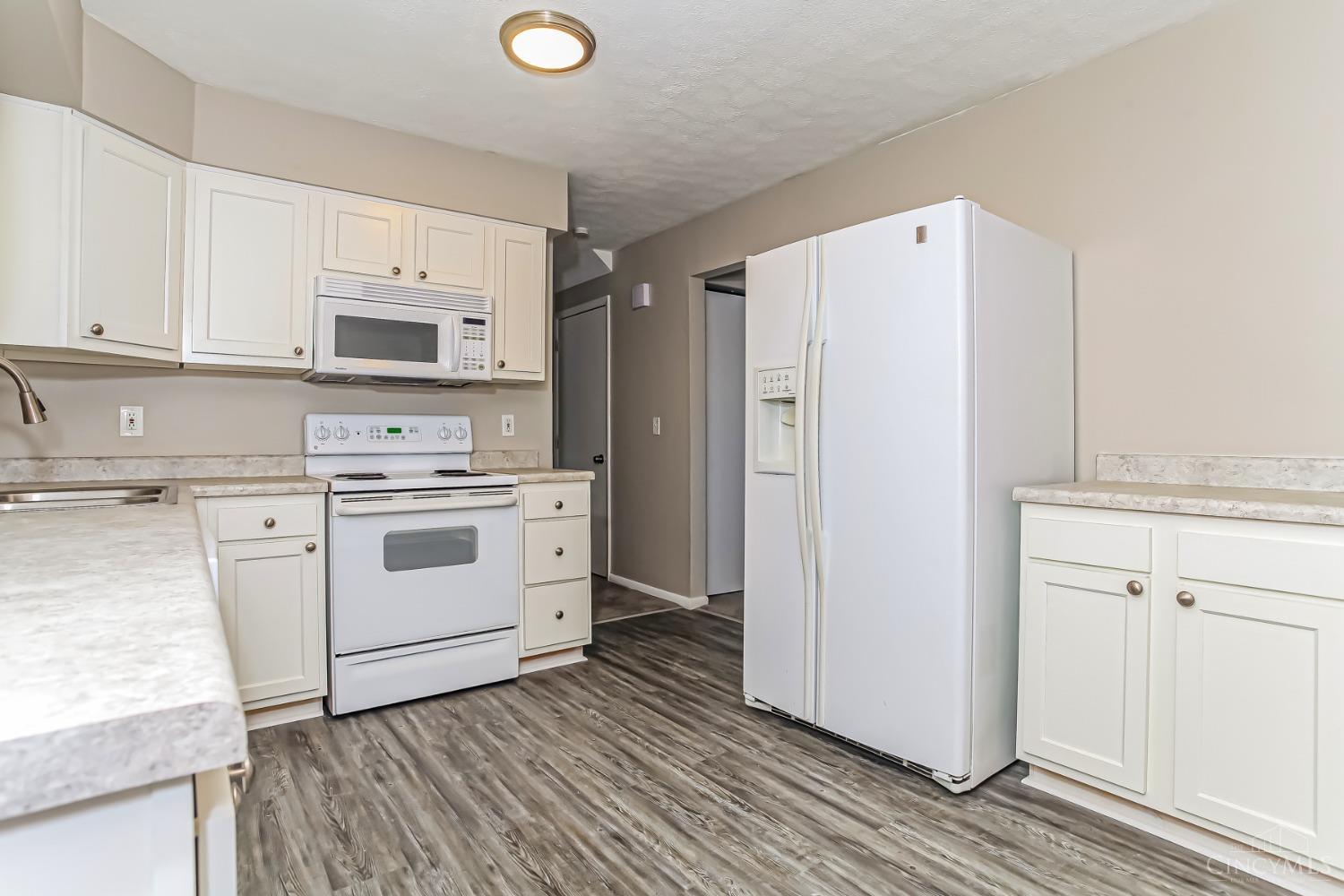 846 Wesleyan Drive, Fairfield, Ohio image 3
