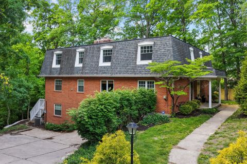 Photo of 1207 Isis Avenue #B, Cincinnati, OH 45208 (MLS # 1877878)