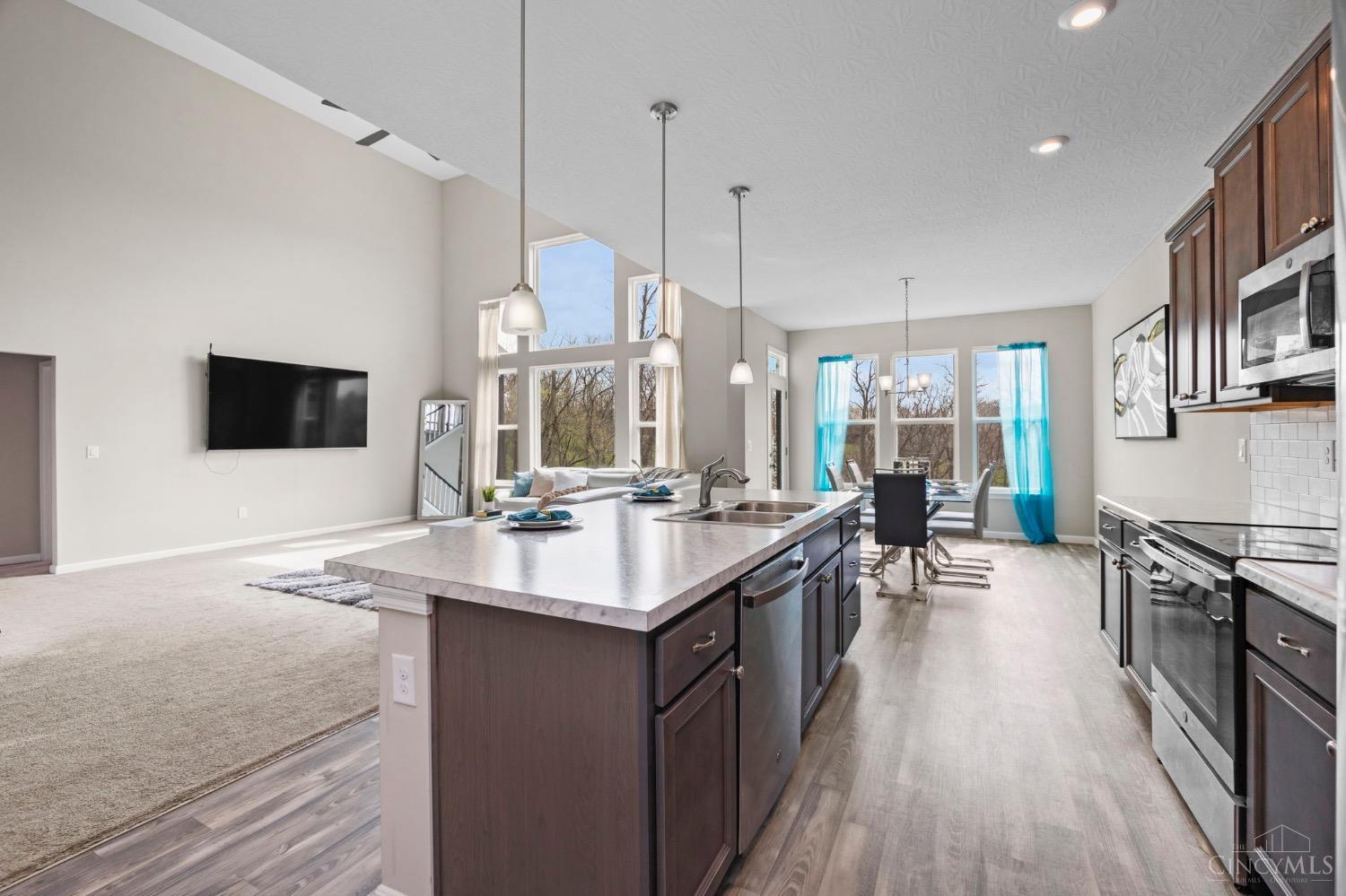 6983 Daybreak Drive, Colerain Twp, Ohio image 13