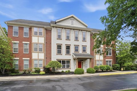 Photo of 3346 Marburg Square Lane #8E, Cincinnati, OH 45209 (MLS # 1876903)