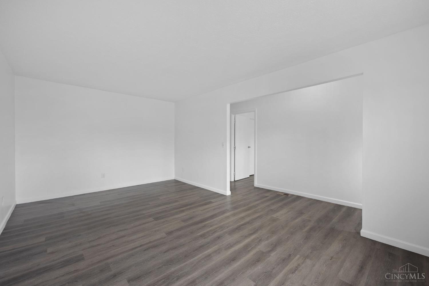 2451 Chesterhill Drive, Colerain Twp, Ohio image 11