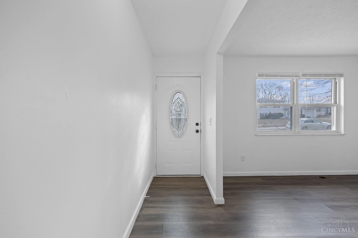 2451 Chesterhill Drive, Colerain Twp, Ohio image 9