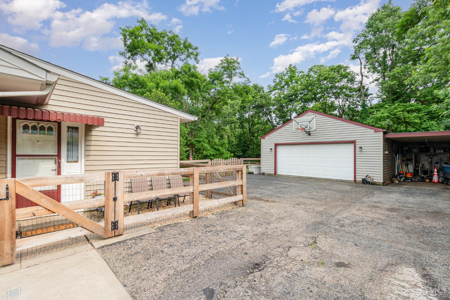 5891 Snyder Road, Green Township, Ohio image 34