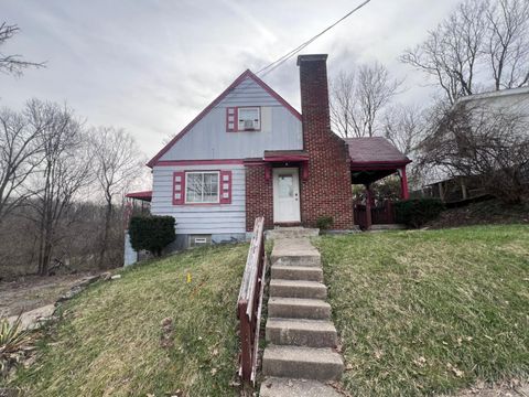 Photo of 3162 Sunshine Avenue, Cincinnati, OH 45211 (MLS # 1867274)