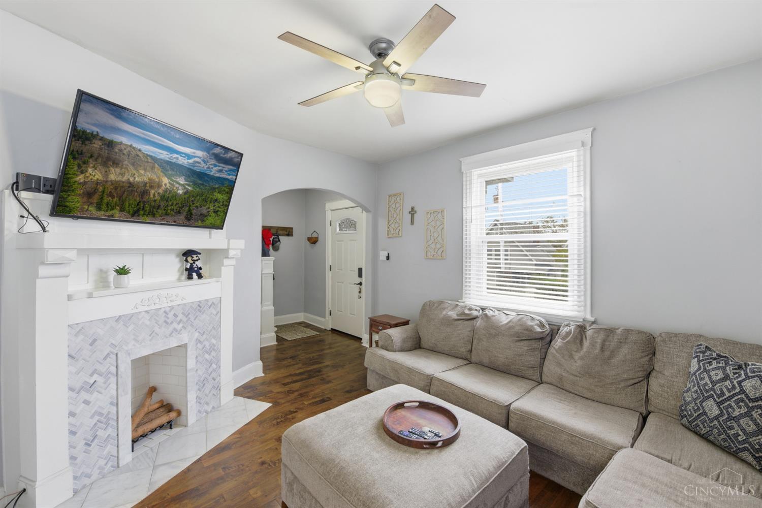 2347 Glenside Avenue