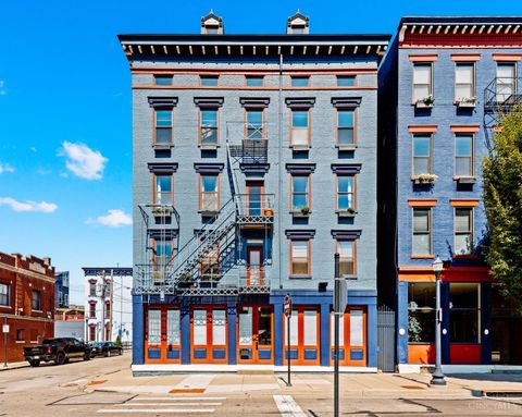 Photo of 404 Reading Road #301, Cincinnati, OH 45202 (MLS # 1854774)