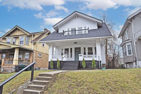Photo of 1933 Hewitt Avenue, Cincinnati, OH 45207 (MLS # 1870550)