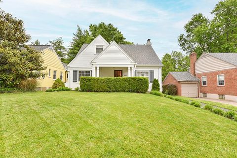 Photo of 1810 Wilaray Terrace, Cincinnati, OH 45230 (MLS # 1880330)