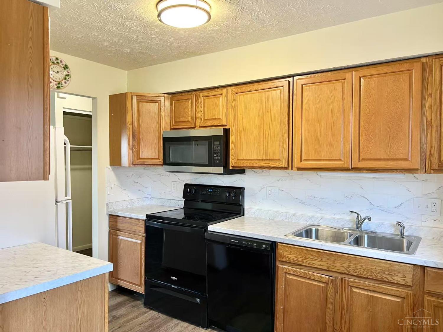 11578 Norbourne Drive, Forest Park, Ohio image 25