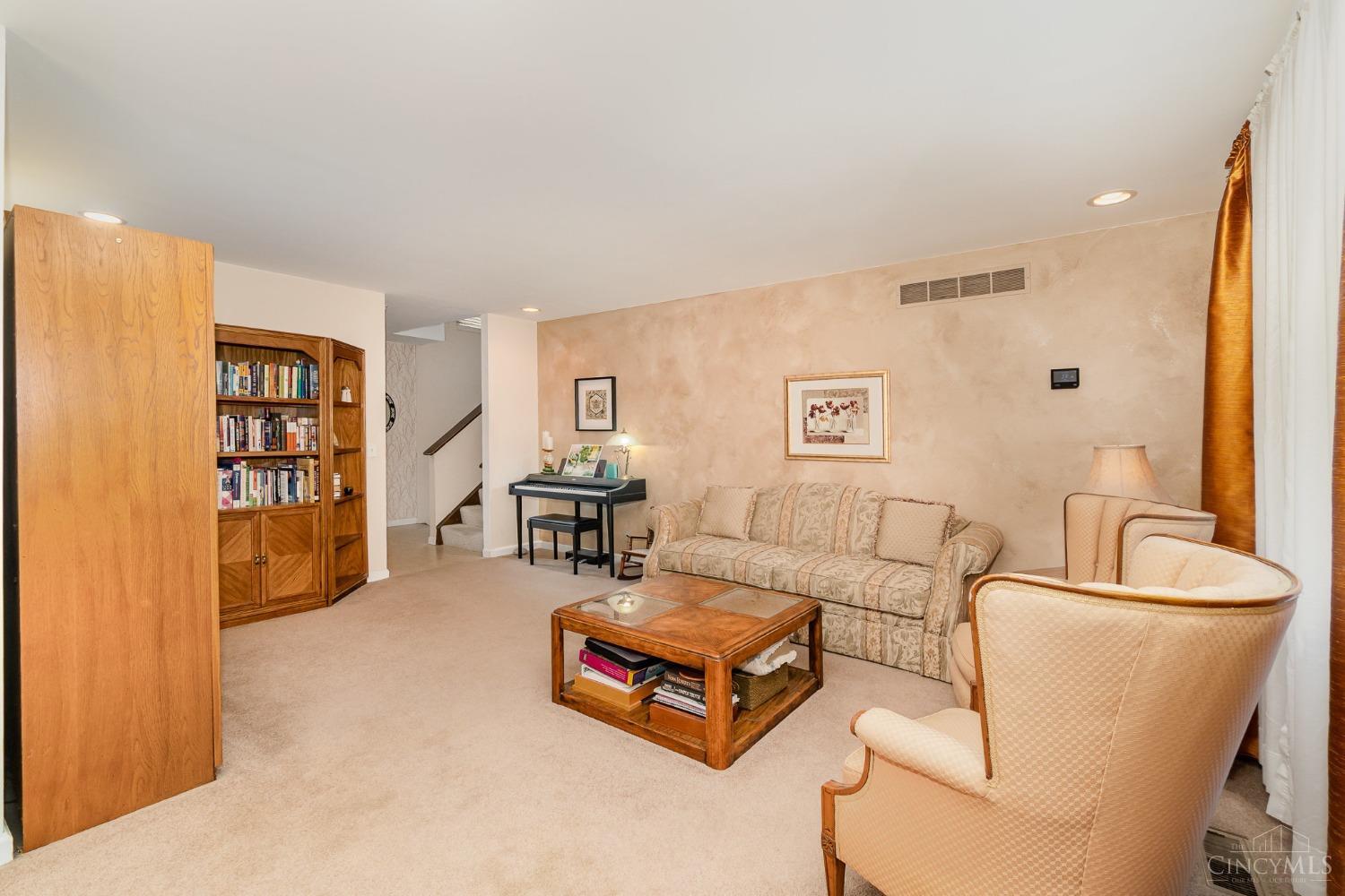 6179 Stonehill Drive, Fairfield, Ohio image 10