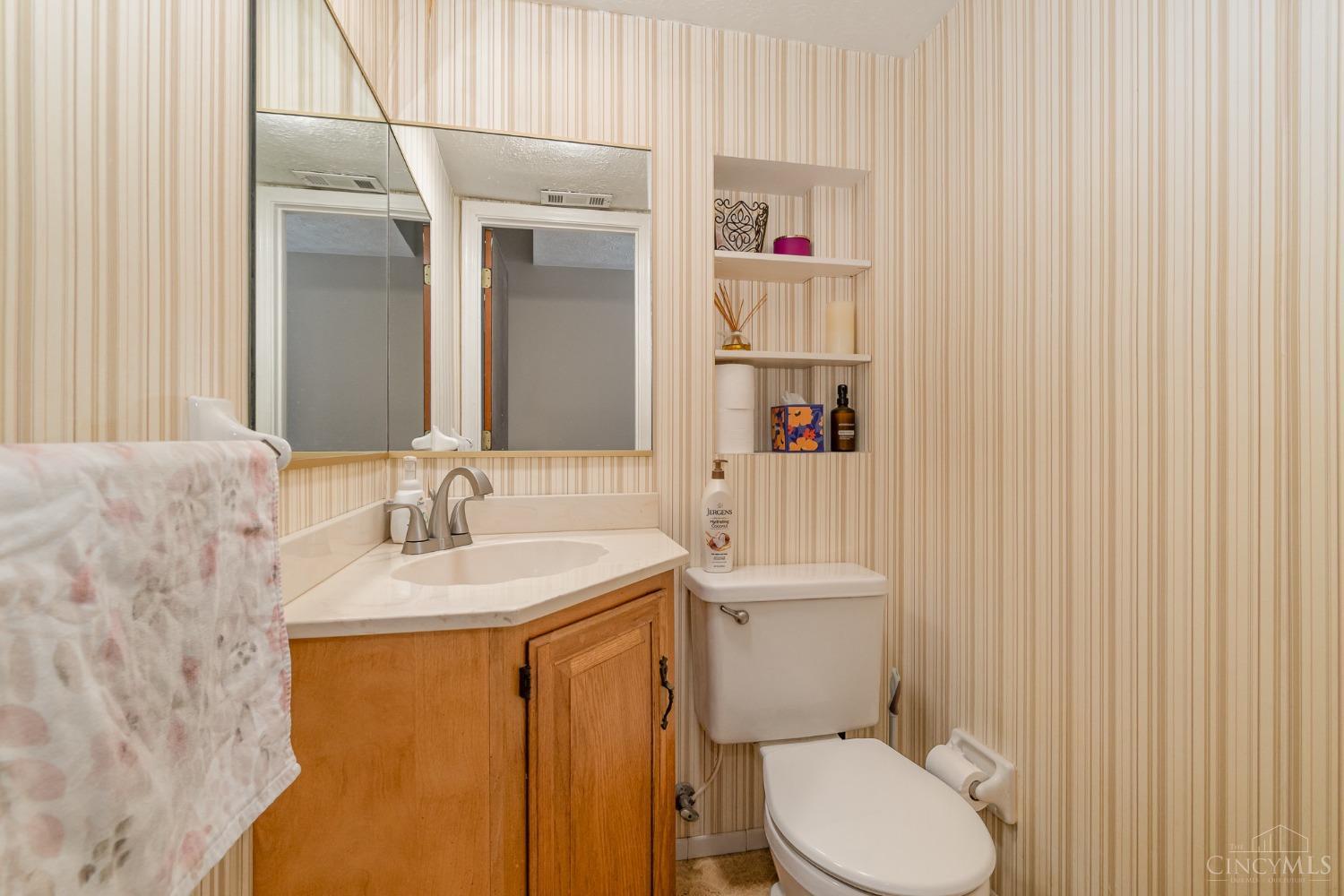 6179 Stonehill Drive, Fairfield, Ohio image 21
