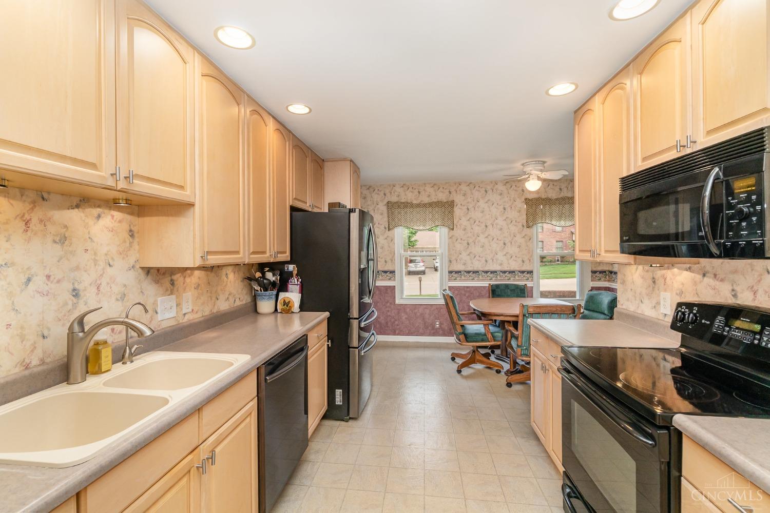 6179 Stonehill Drive, Fairfield, Ohio image 12