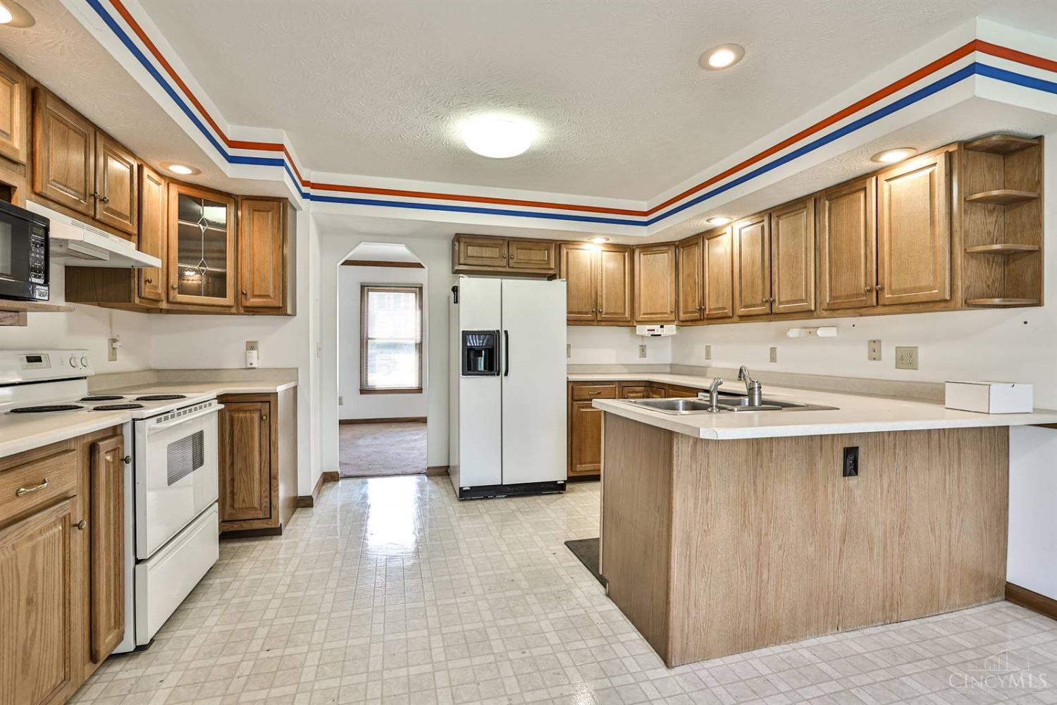 2716 Walnut Ridge Drive, Troy, Ohio image 13